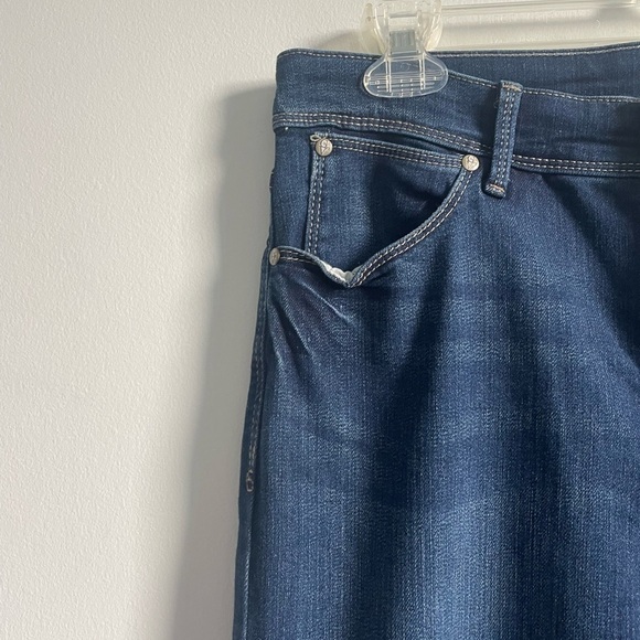 Gloria Vanderbilt Bloomfield Bootcut Jeans Dark Wash Blue Stretch Size 8 - Picture 3 of 11